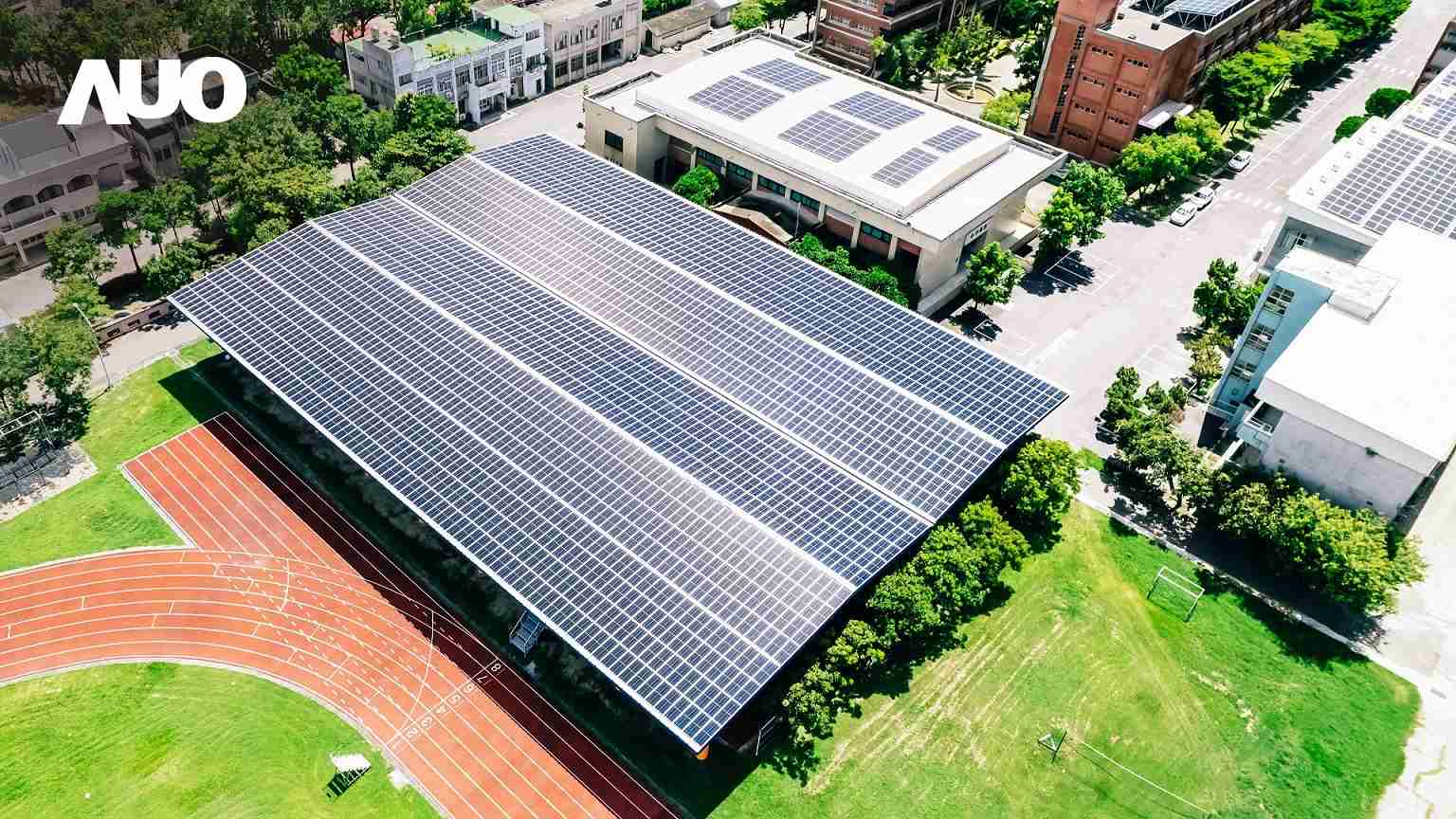 2121非凡SunSteel光电整合型浪板具备快速安装、、轻量化优势,,可提升15%发电效能,,,通过国际IEC与台湾VPC认证安全、、、防漏、、、、耐候标准