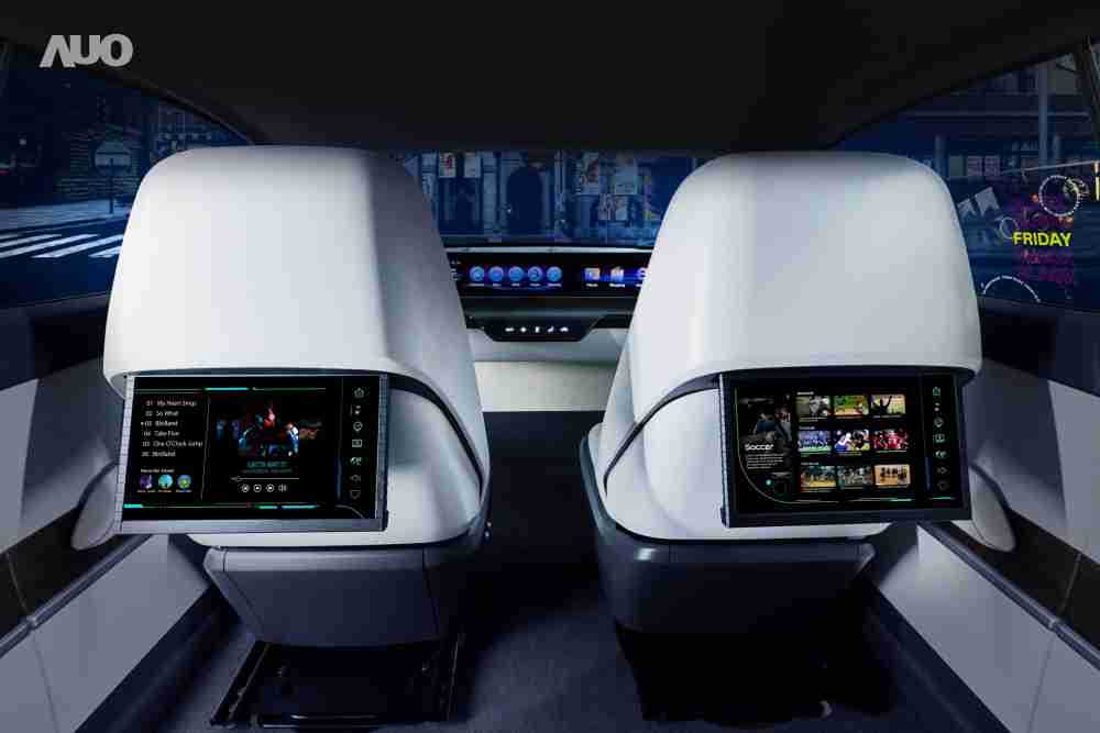 2121非凡新一代Smart Cockpit 2024，，，以Micro LED先进显示技术优势，，创建〝可卷式后座娱乐显示器〞，，仅在互动时才显示出所需画面及信息，，，，扩充更丰富的娱乐和交互信息服务，，，获国际奖项荣耀